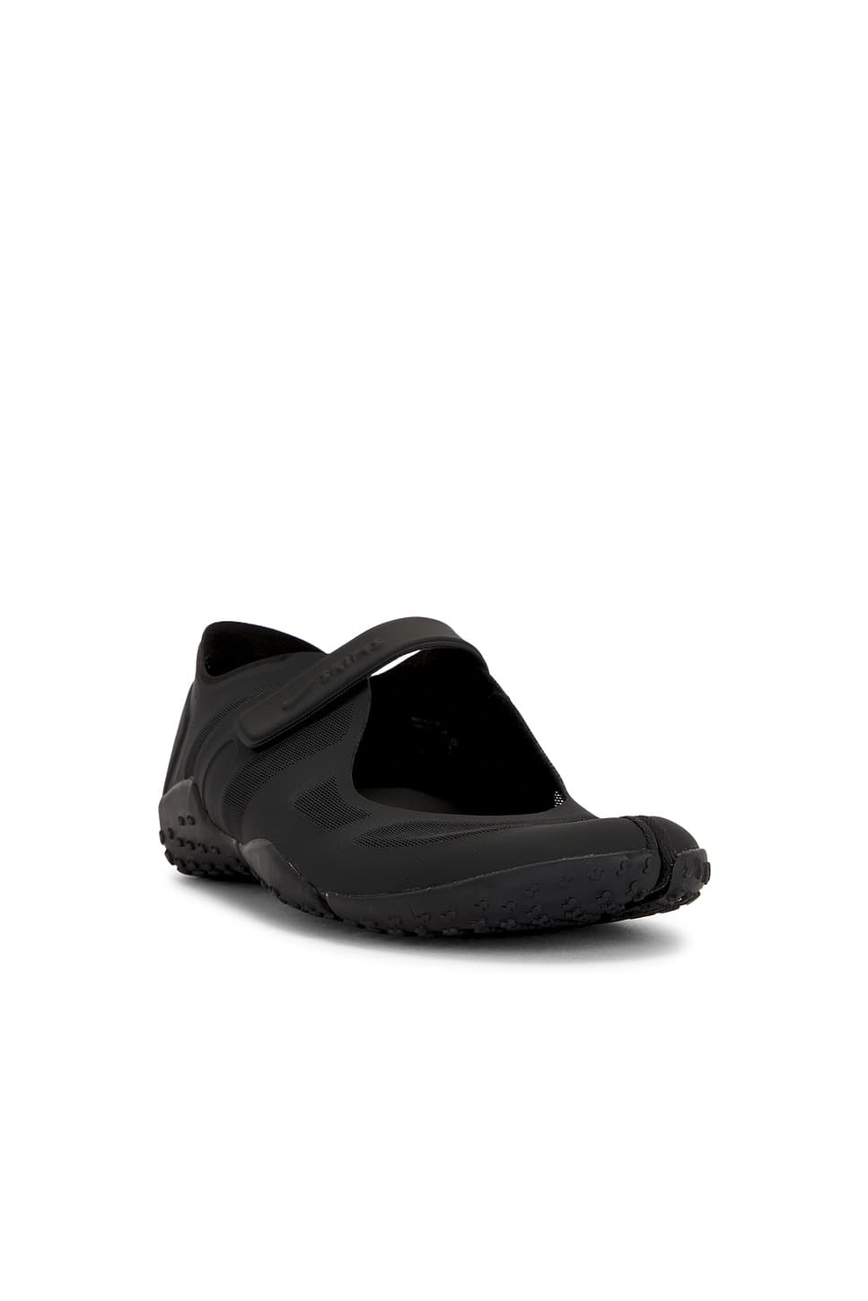 NikeSKIMS — Rift Mesh Sneaker